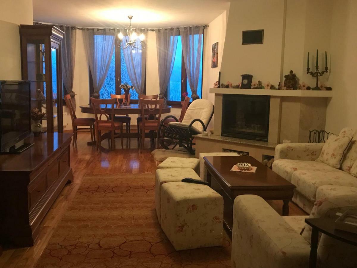 Feleacu Trovanti Apartment מראה חיצוני תמונה